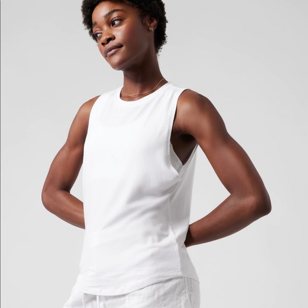 Athleta cloudlight muscle tank! White